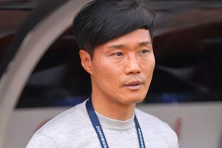 Người truyền thông: Tôn Minh Huy thật siêu khổng lồ, cuối cùng biểu hiện khó khăn ở trách nhiệm và tâm trạng và là sự quả cảm khi gánh vác đội bóng